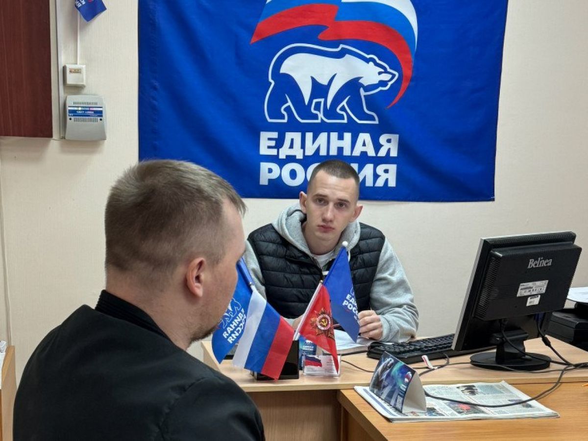 Иван Сычев: «Наши парни ежедневно рискуют жизнью, чтобы обезопасить территории и спасти людей» Иван Сычев: «Наши парни ежедневно рискуют жизнью, чтобы обезопасить территории и спасти людей»