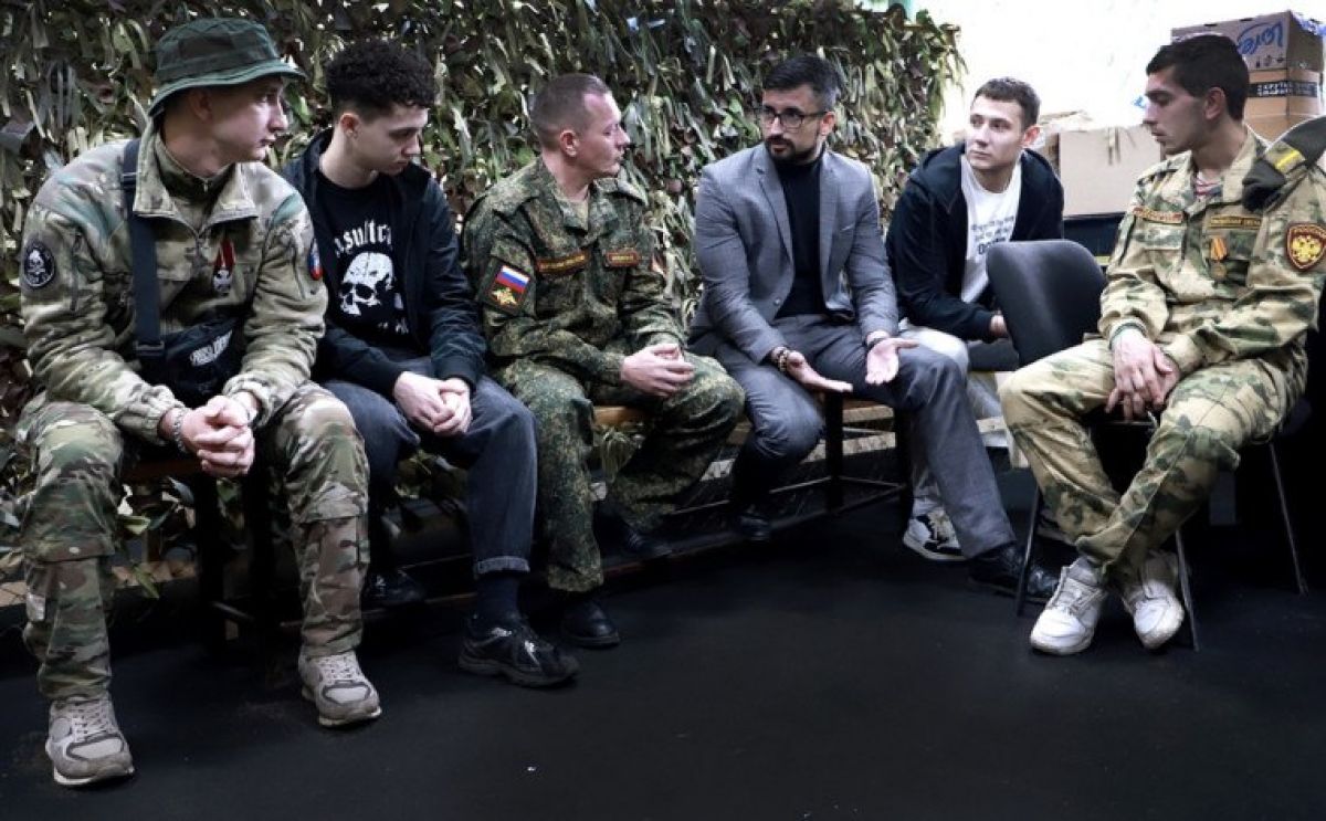 Артем Селиверстов: «Молодежи важно понять, что такое настоящая любовь к Родине» Артем Селиверстов: «Молодежи важно понять, что такое настоящая любовь к Родине»