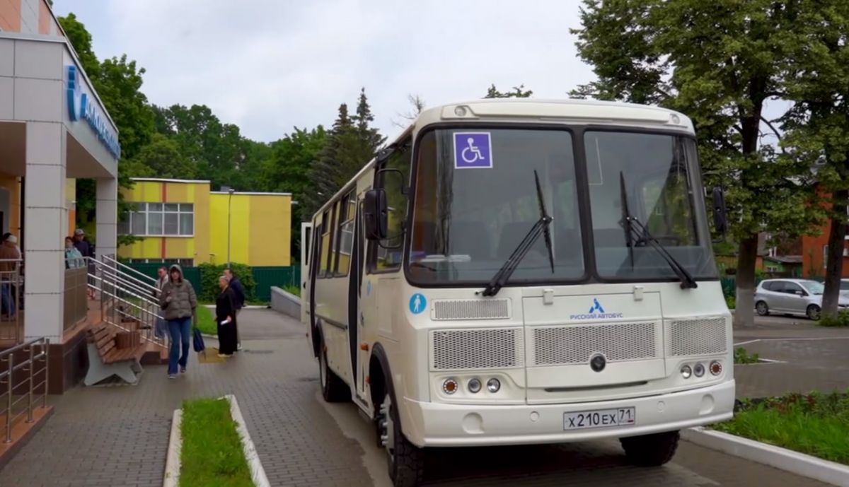 Губернатор Тульской области подарил автобус для людей с ОВЗ 