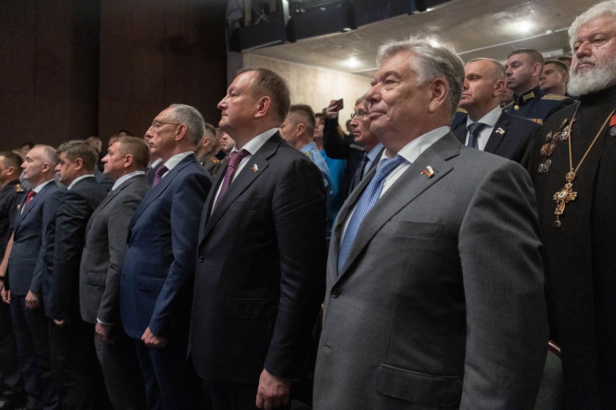 Николай Воробьев: «Бойцы тульской дивизии вновь доказывают, что невыполнимых задач нет» Николай Воробьев: «Бойцы тульской дивизии вновь доказывают, что невыполнимых задач нет»