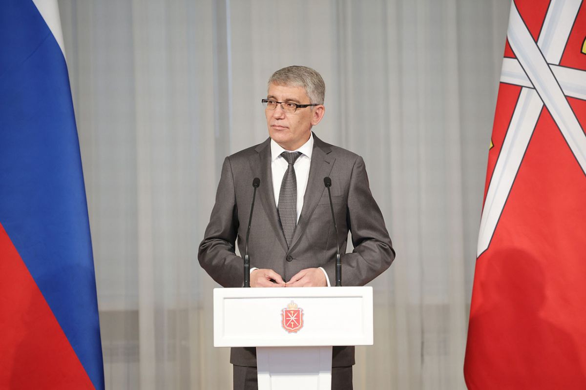 Губернатор поздравил жителей Тульской области с Днем семьи, любви и верности