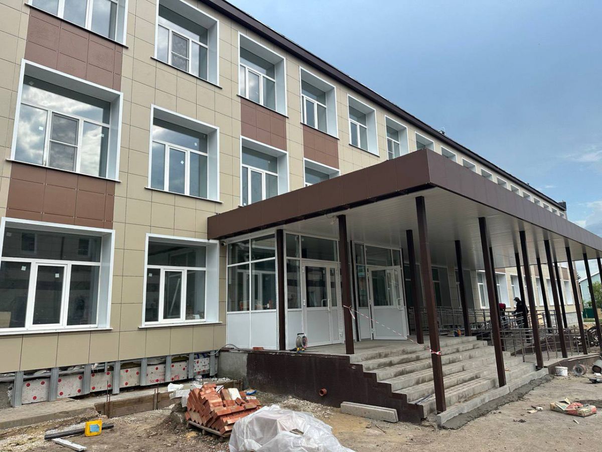 В Новомосковске капитально ремонтируют гимназию и школу