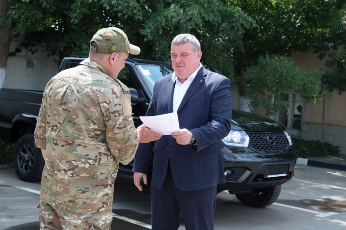 Глава администрации Тулы передал в зону СВО автомобиль Глава администрации Тулы передал в зону СВО автомобиль