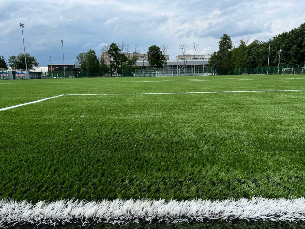 В тульском поселке Косая Гора завершается капремонт футбольного поля