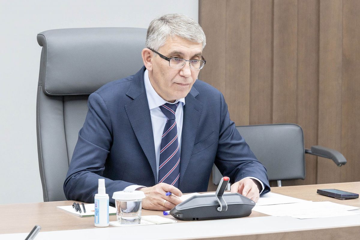 Дмитрий Миляев на личном приеме решает вопросы жителей Дмитрий Миляев на личном приеме решает вопросы жителей