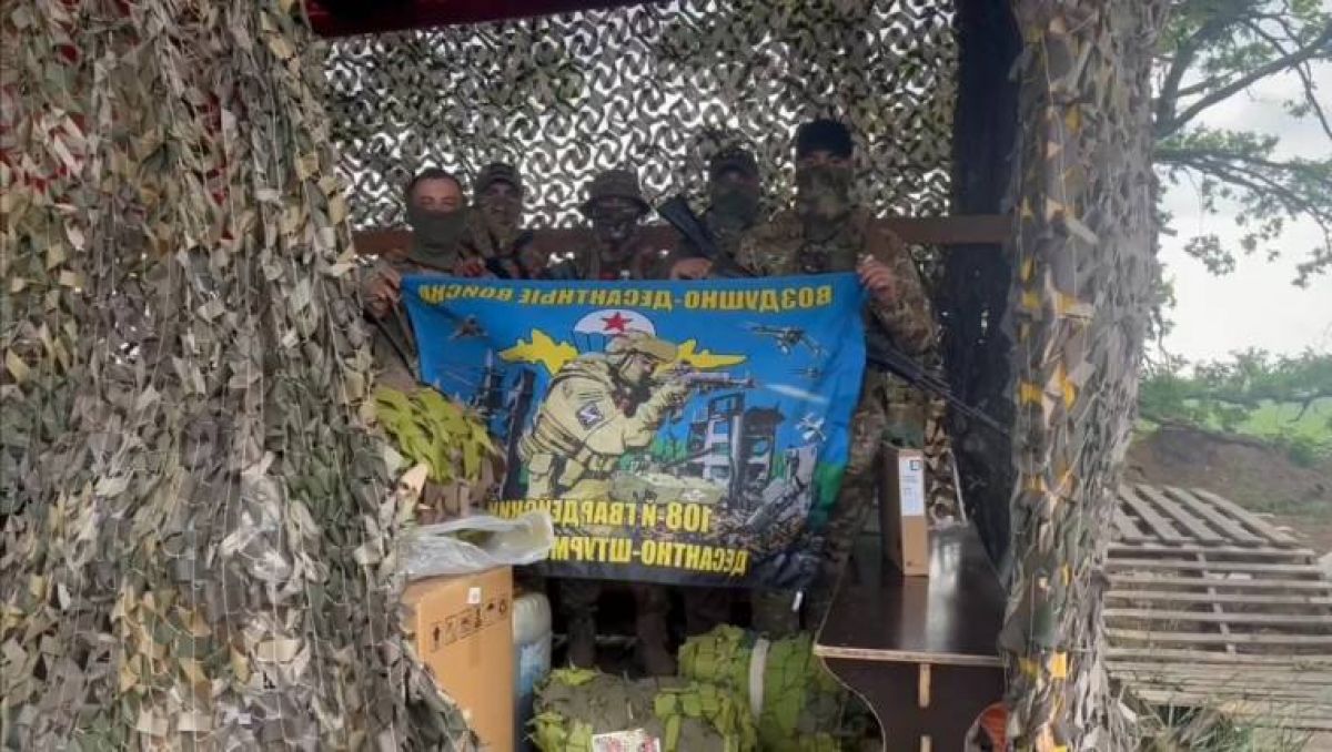 Военнослужащие поблагодарили Дмитрия Миляева и Алексея Эрка за поддержку Военнослужащие поблагодарили Дмитрия Миляева и Алексея Эрка за поддержку