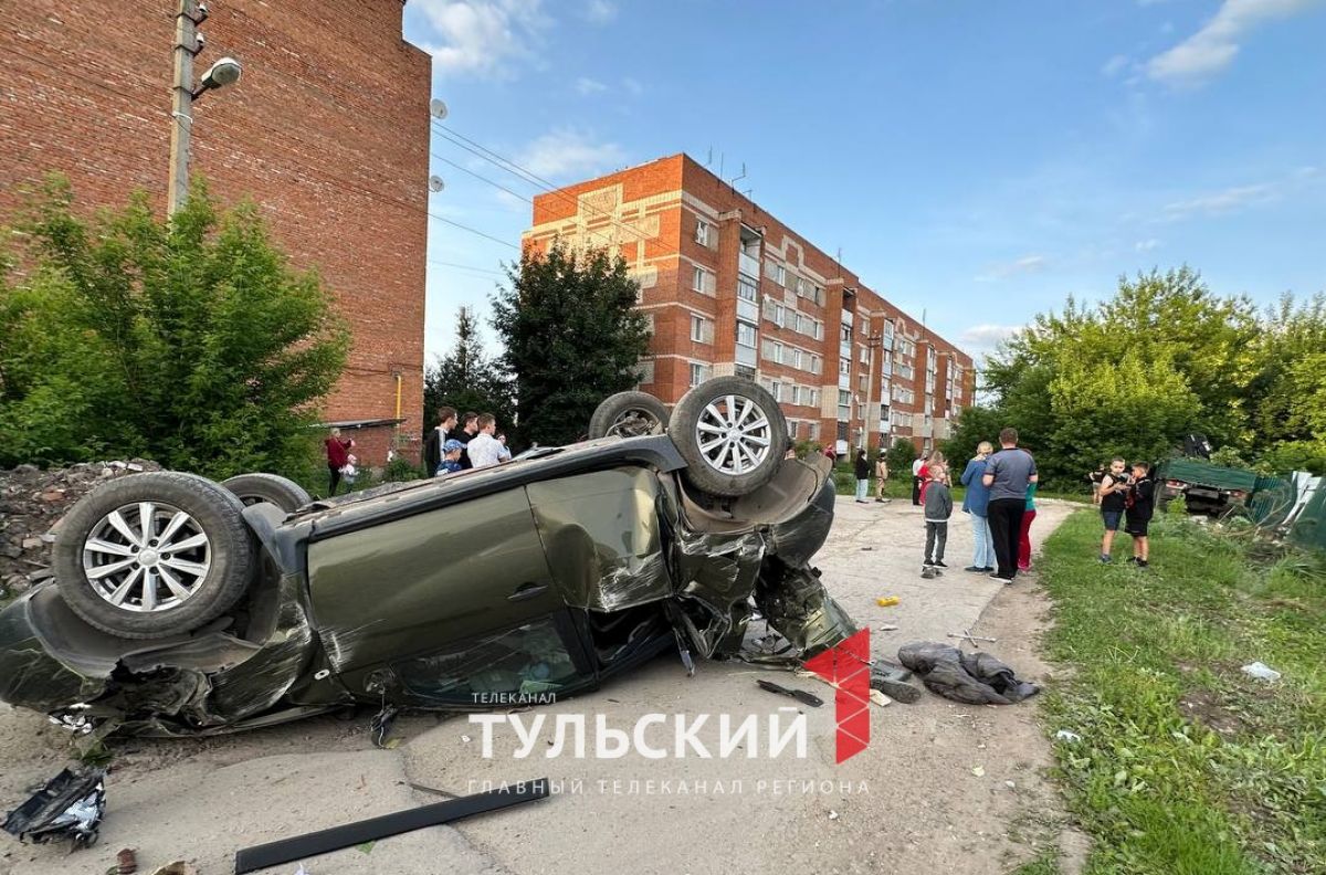 В Тульской области «Рено» пал жертвой «Урала» В Тульской области «Рено» пал жертвой «Урала»