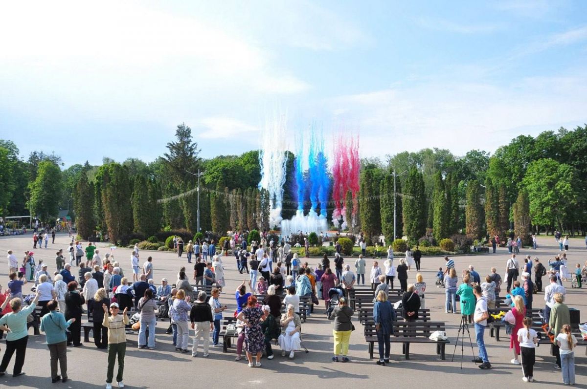 Артисты из Тулы и Калуги выступили в Центральном парке Артисты из Тулы и Калуги выступили в Центральном парке