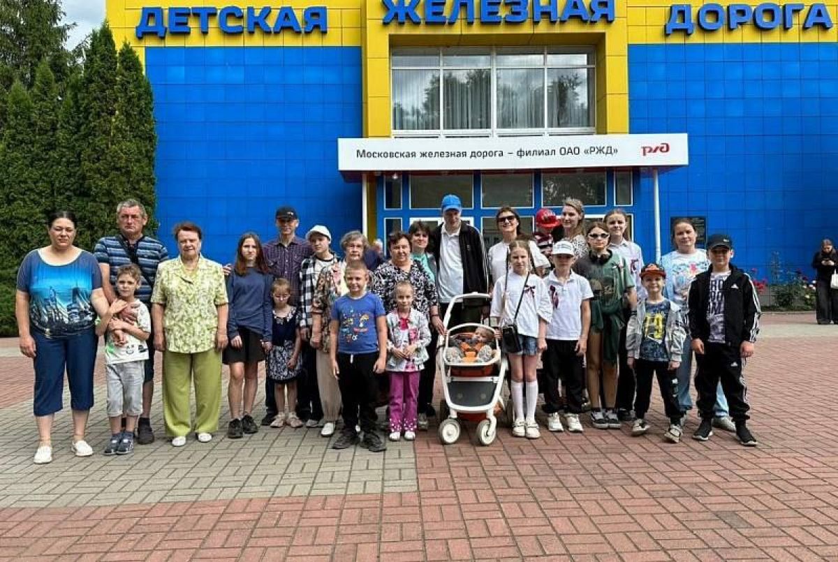 Денис Бычков организовал акцию для семей волонтеров СВО Денис Бычков организовал акцию для семей волонтеров СВО