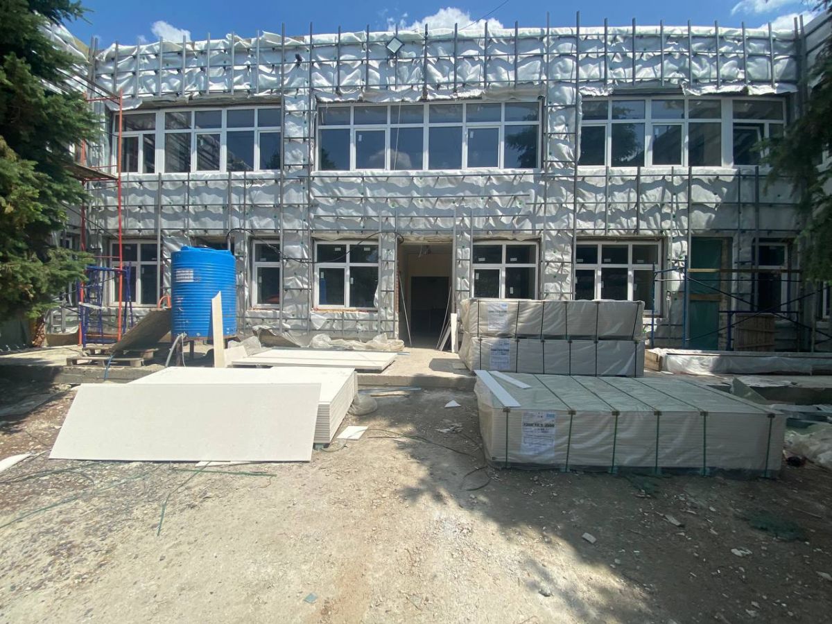 Тульские строители продолжают восстанавливать детский сад в Мариуполе Тульские строители продолжают восстанавливать детский сад в Мариуполе