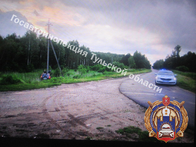 В Тульской области Volkswagen Polo врезался в опору ЛЭП В Тульской области Volkswagen Polo врезался в опору ЛЭП