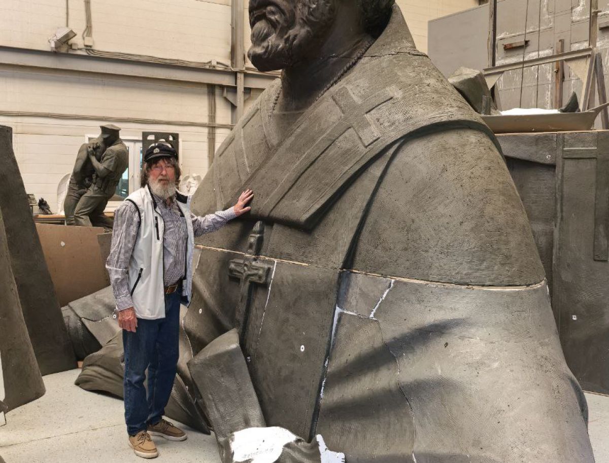 Скульптуру по проекту Федора Конюхова установят в Челябинской области Скульптуру по проекту Федора Конюхова установят в Челябинской области