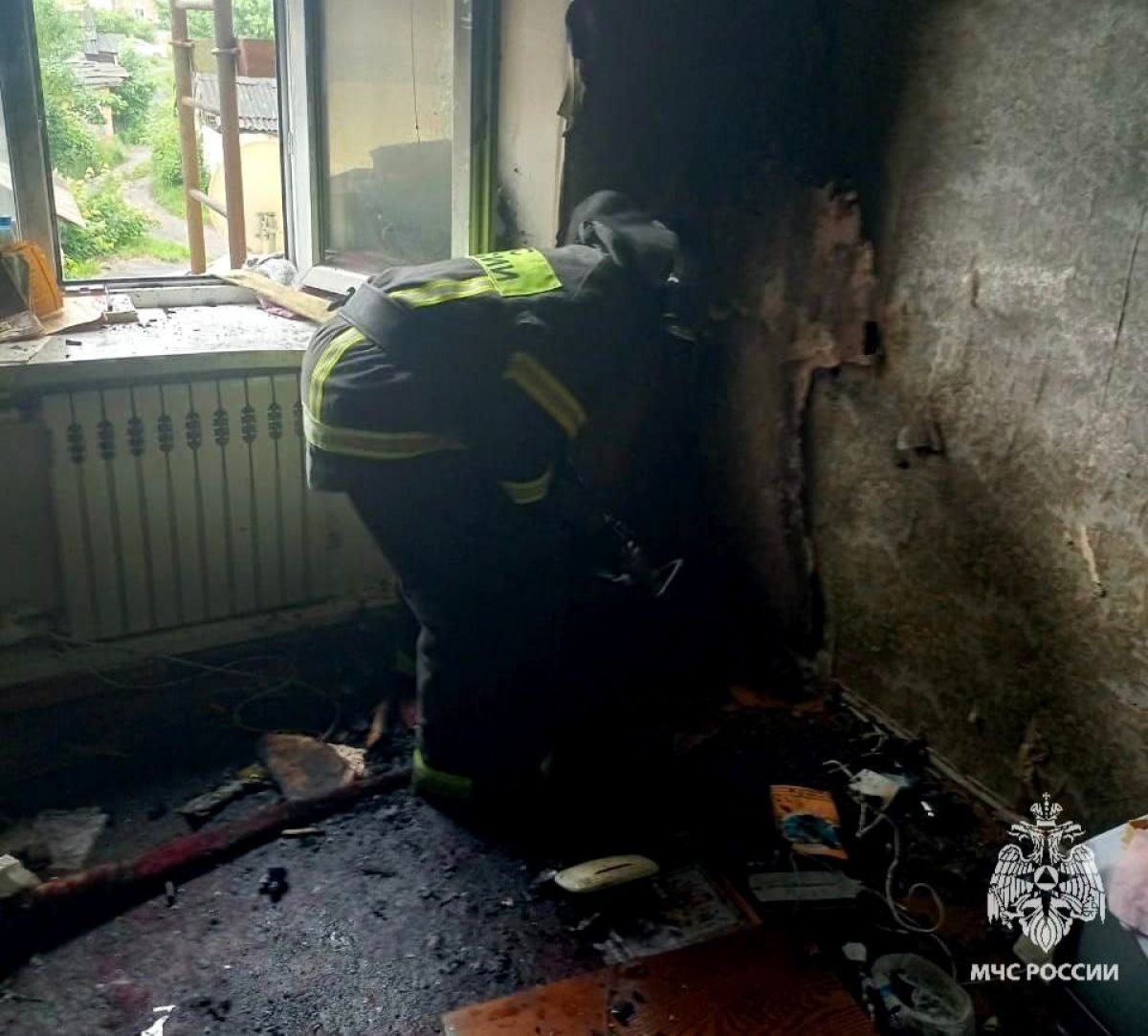 Огнеборцы спасли женщину на пожаре в Новомосковске Тульской области Огнеборцы спасли женщину на пожаре в Новомосковске Тульской области