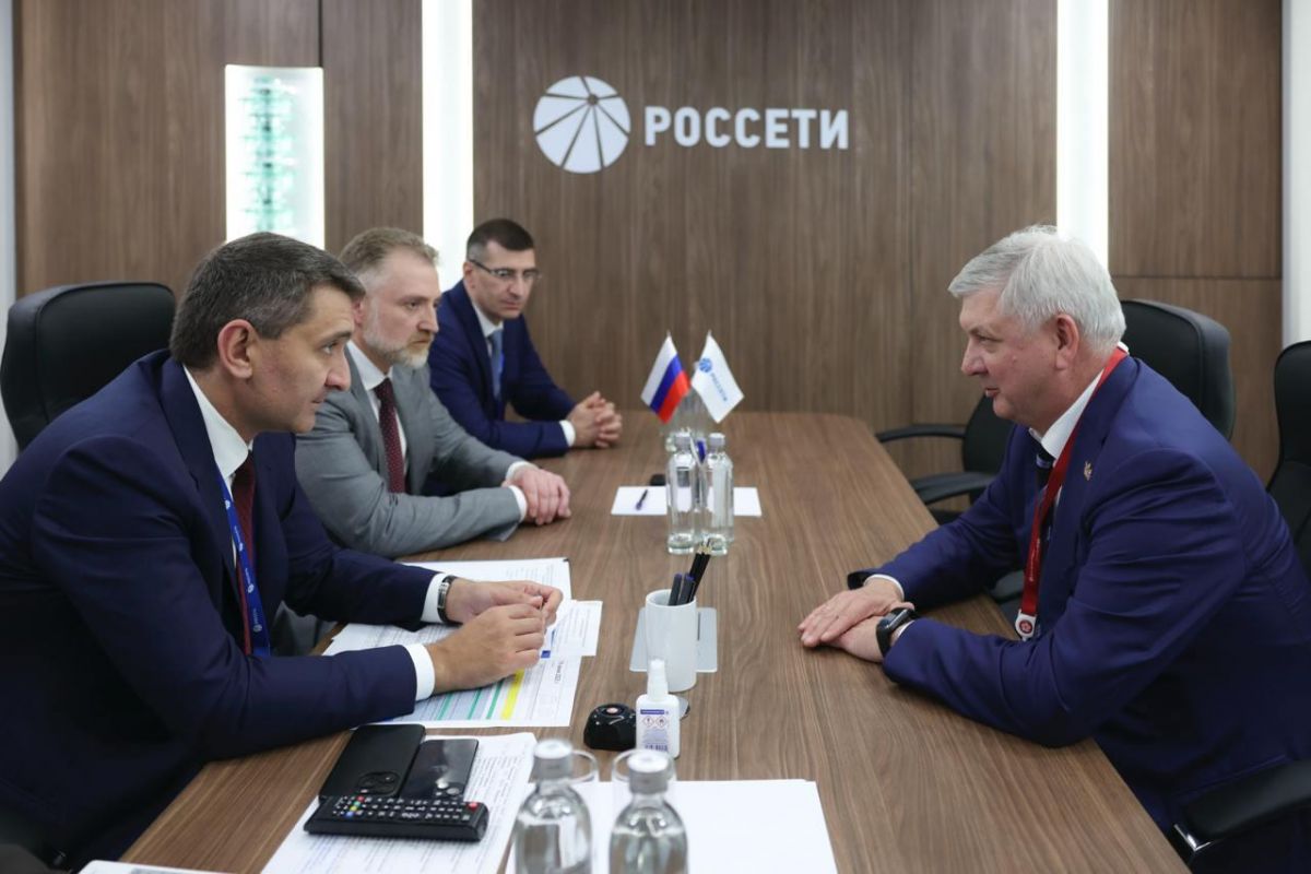 «Россети» и Воронежская область договорились о сотрудничестве в сфере технологического развития и импортозамещения «Россети» и Воронежская область договорились о сотрудничестве в сфере технологического развития и импортозамещения