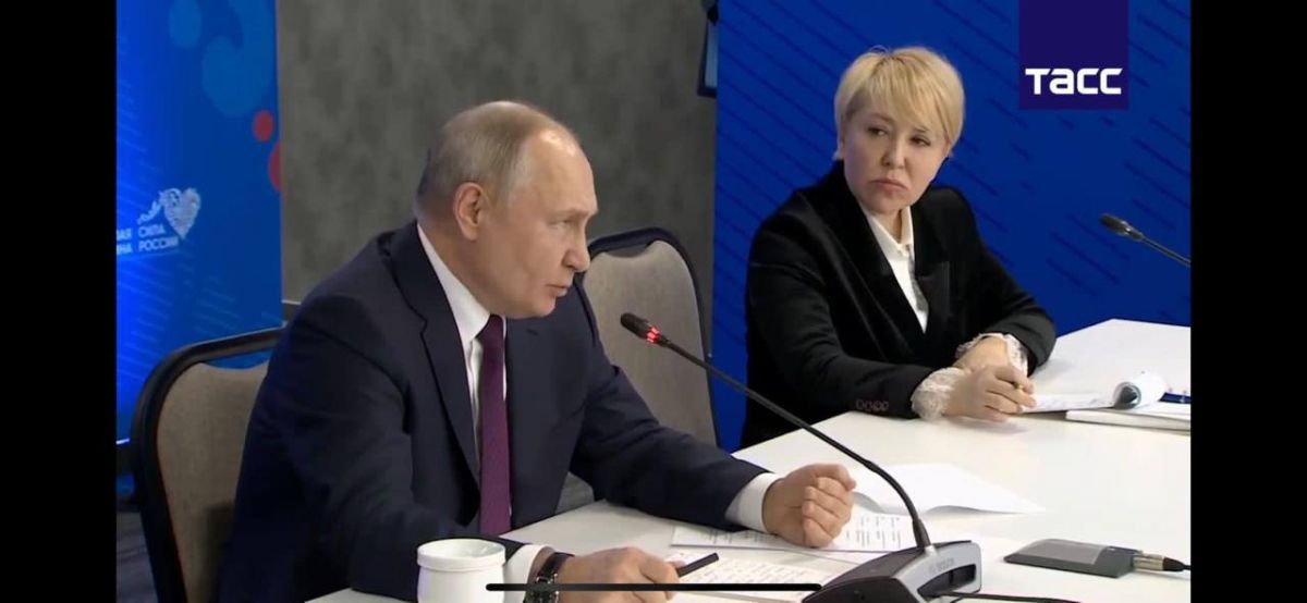 Дмитрий Миляев поздравил Ирину Гусеву с госнаградой Дмитрий Миляев поздравил Ирину Гусеву с госнаградой