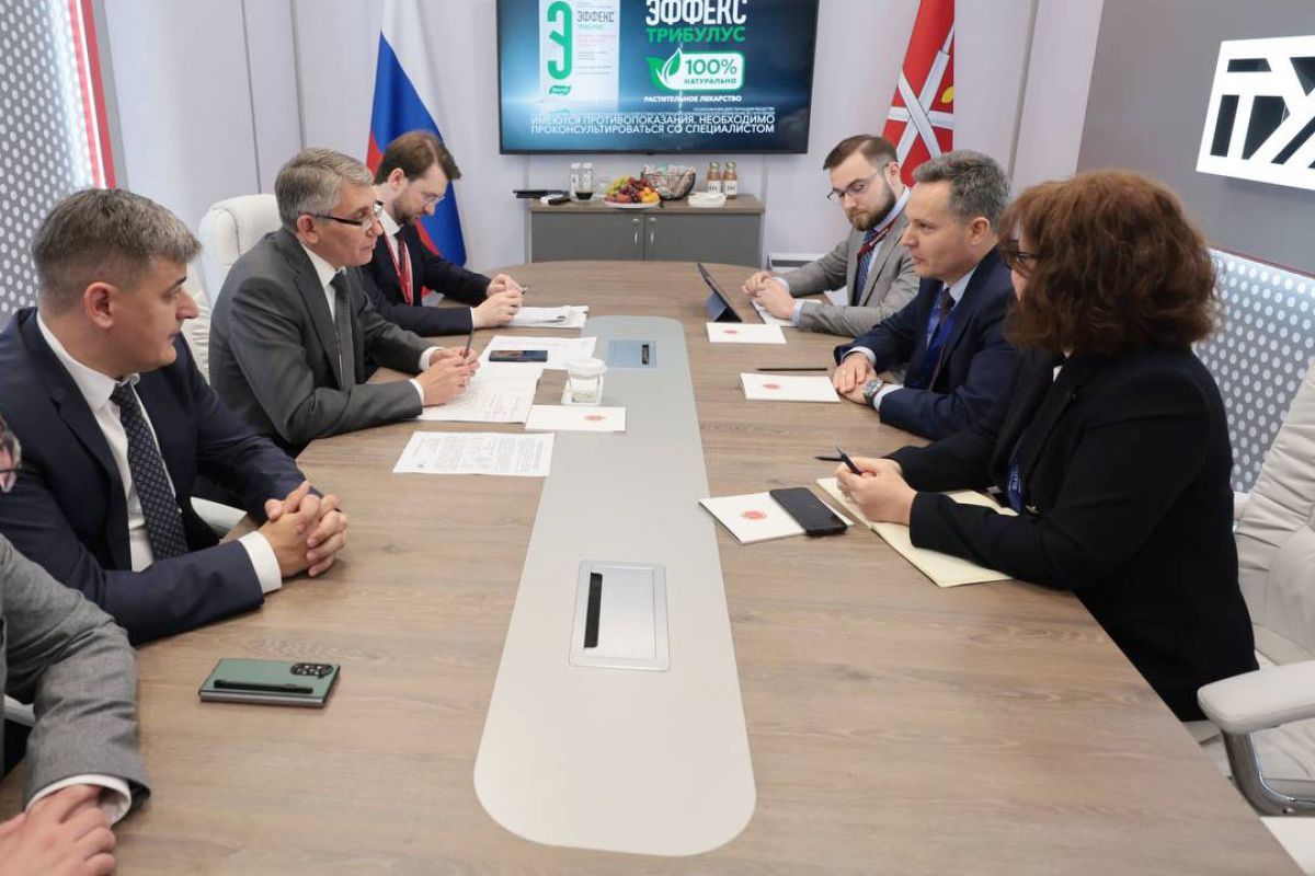 Тульский губернатор на ПМЭФ встретился с руководителями пивоваренной компании