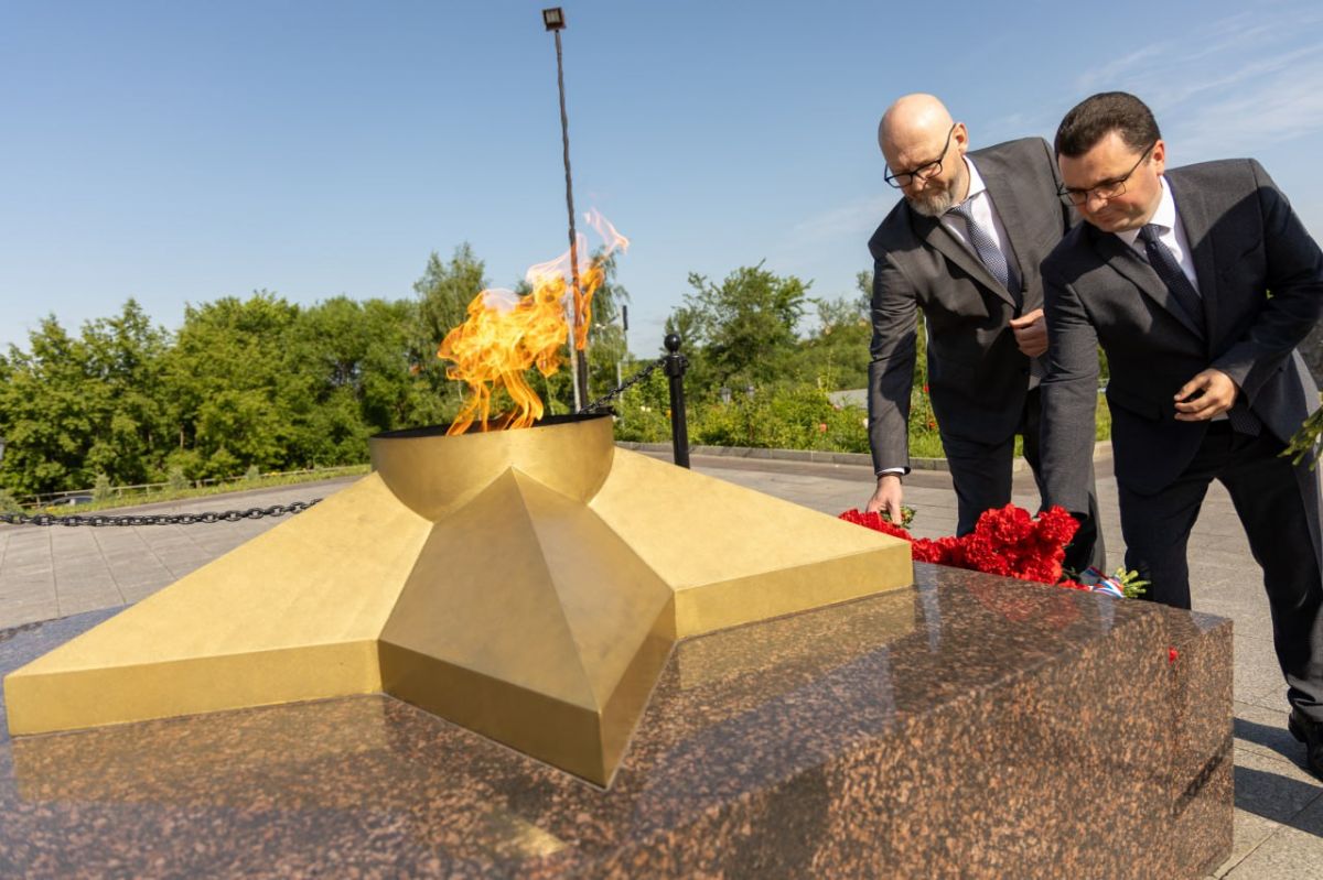«Россети Центр и Приволжье» почтили память героев Великой Отечественной войны у мемориала энергетиков «Россети Центр и Приволжье» почтили память героев Великой Отечественной войны у мемориала энергетиков
