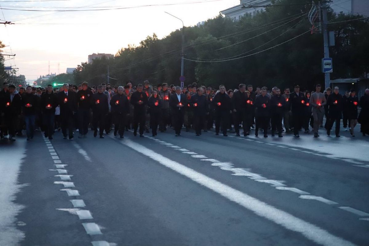 Жители Тулы зажгли свечи в память о погибших в годы Великой Отечественной войны Жители Тулы зажгли свечи в память о погибших в годы Великой Отечественной войны