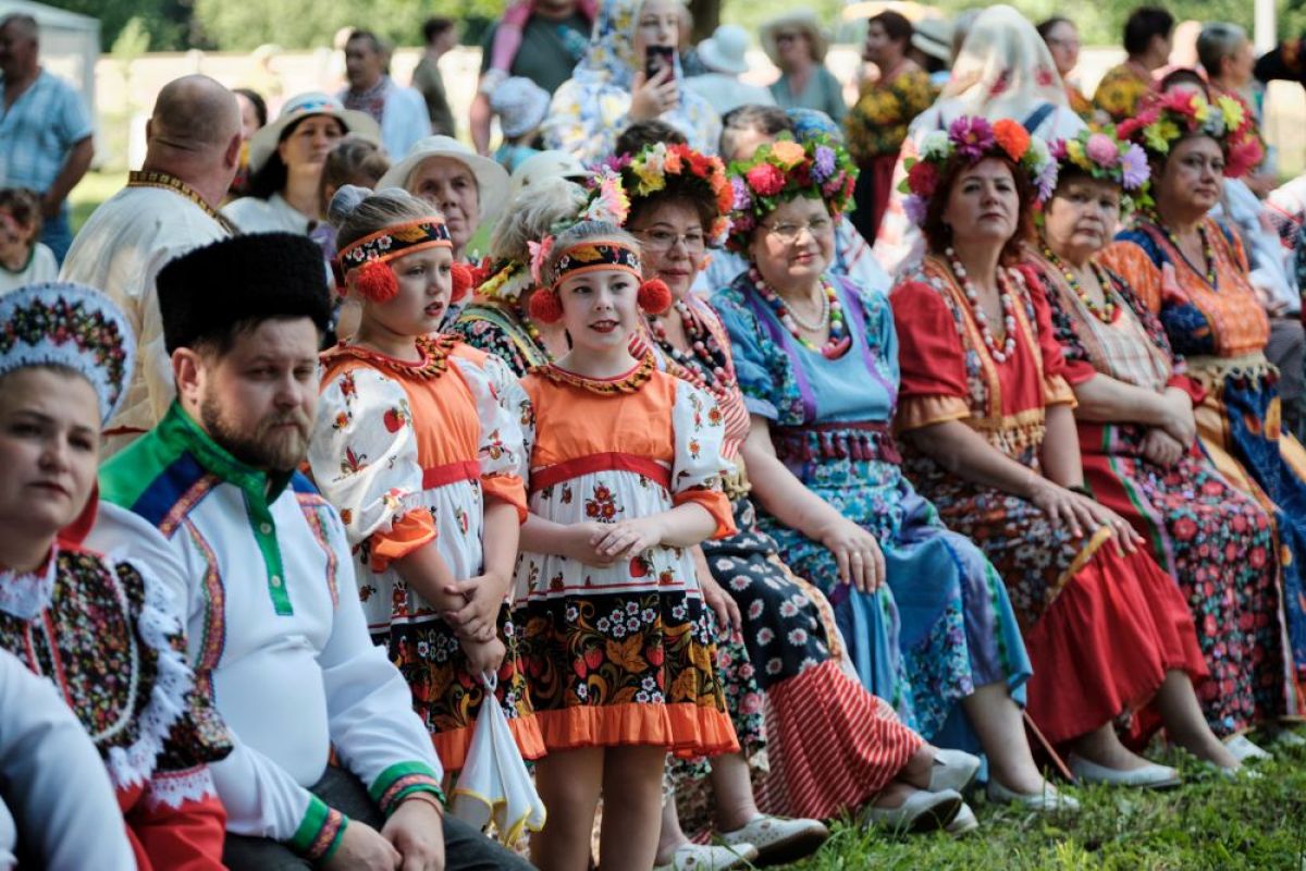 Межрегиональный литературно-песенный праздник «Песни Бежина луга» Межрегиональный литературно-песенный праздник «Песни Бежина луга»