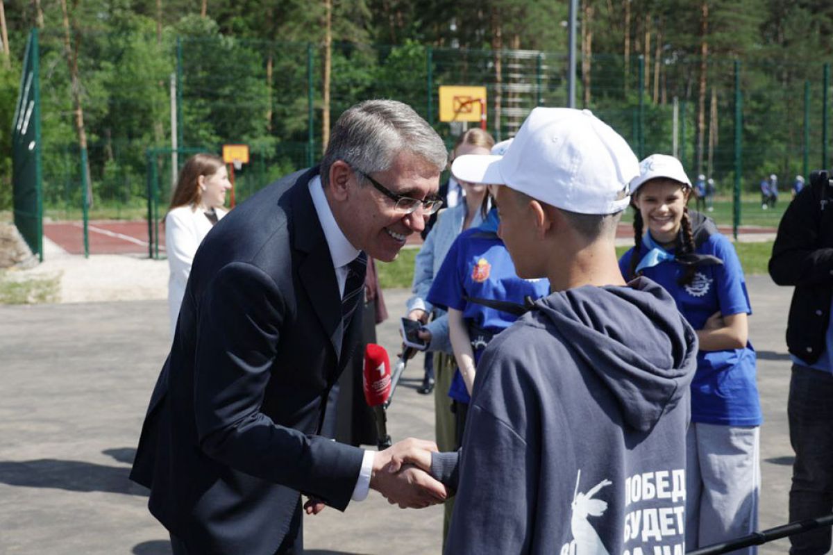 Дмитрий Миляев пообщался с ребятами в новом лагере «Звездный»