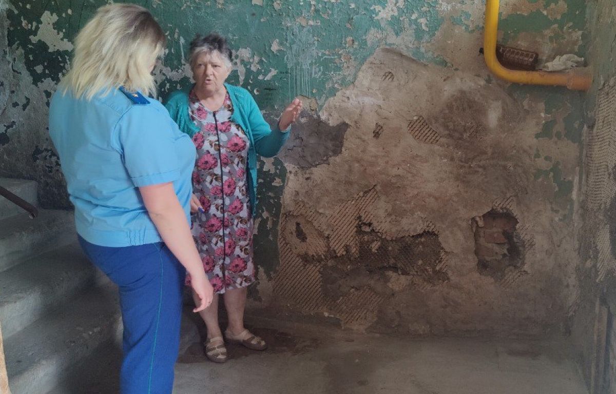 Тульскую прокуратуру заинтересовали разваливающиеся подъезды многоэтажки в Северо-Задонске Тульскую прокуратуру заинтересовали разваливающиеся подъезды многоэтажки в Северо-Задонске