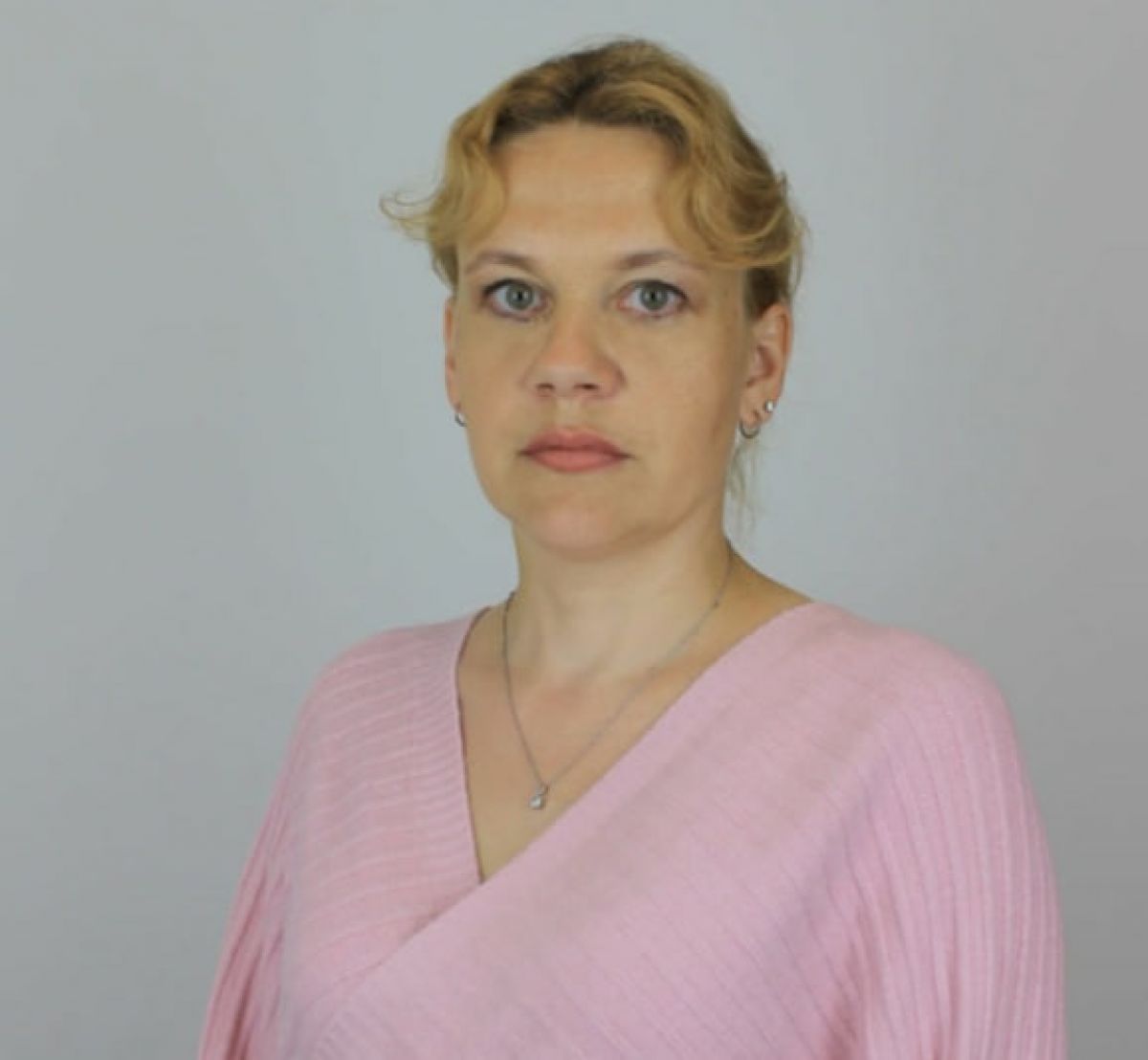 Анна Замолотова: «Контрактники - настоящие мужчины, опора нашей страны и гордость народа» Анна Замолотова: «Контрактники - настоящие мужчины, опора нашей страны и гордость народа»