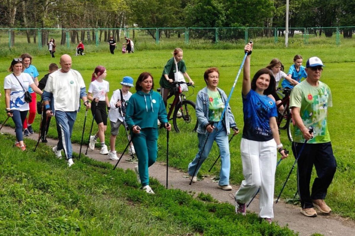 Более 100 жителей Куркина вышли на «Маршрут здоровья» Более 100 жителей Куркина вышли на «Маршрут здоровья»