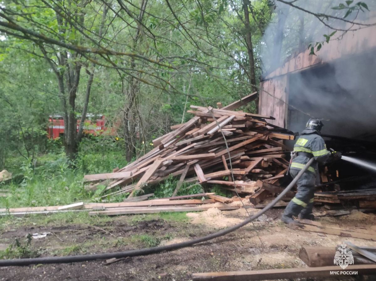 За прошедшие сутки в Тульской области горели 4 заброшенных здания За прошедшие сутки в Тульской области горели 4 заброшенных здания