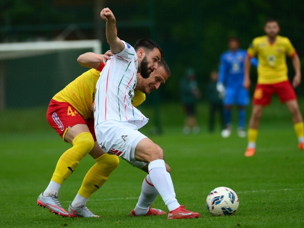 Тульский «Арсенал» заставил понервничать футболистов московского «Локомотива» Тульский «Арсенал» заставил понервничать футболистов московского «Локомотива»