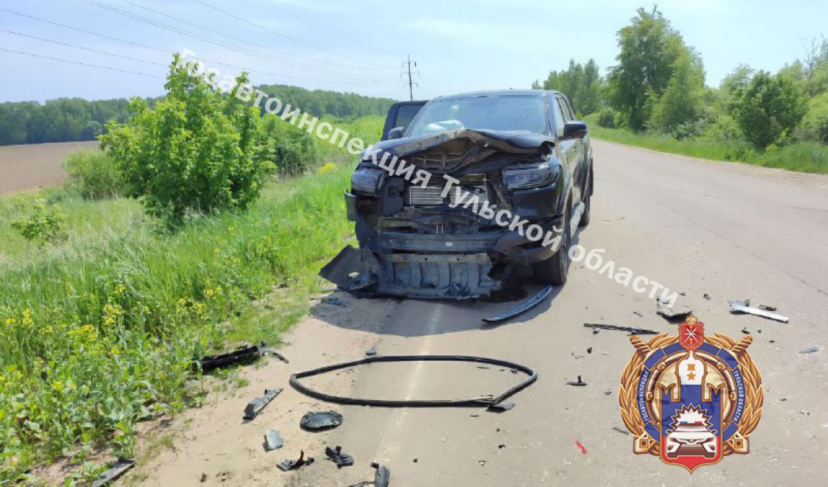 В Тульской области мужчина пострадал при столкновении внедорожника и «семерки» В Тульской области мужчина пострадал при столкновении внедорожника и «семерки»