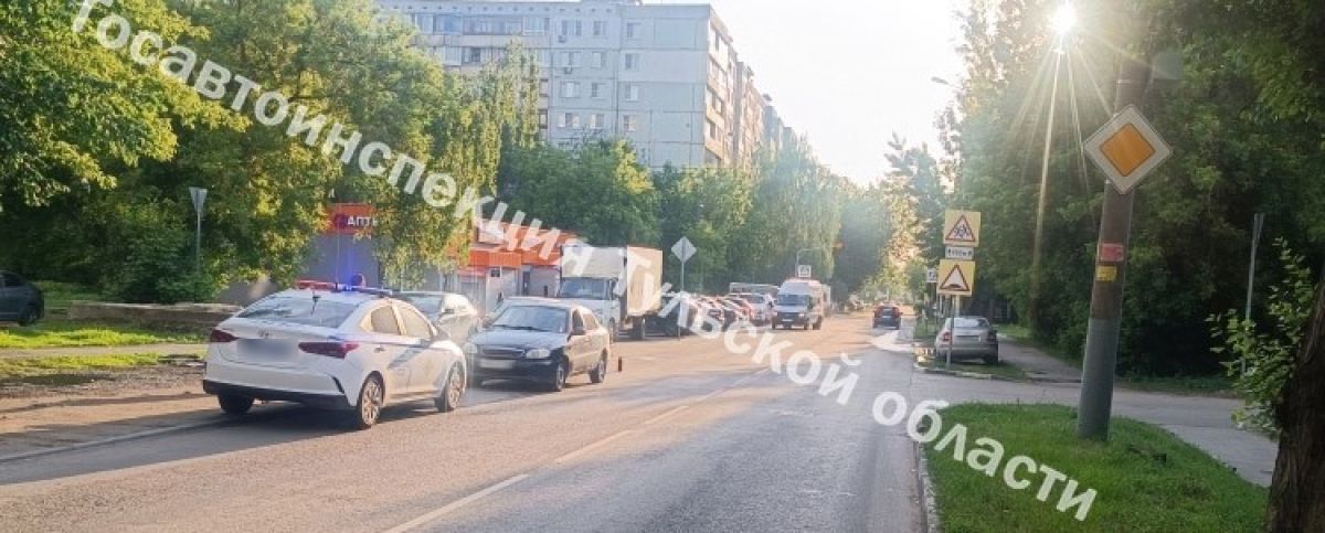 В Туле несовершеннолетний велосипедист попал под колеса автомобиля В Туле несовершеннолетний велосипедист попал под колеса автомобиля