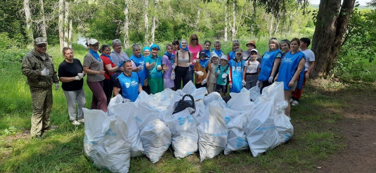 Тульские эко-волонтеры убрали мусор на берегу Красивой Мечи Тульские эко-волонтеры убрали мусор на берегу Красивой Мечи