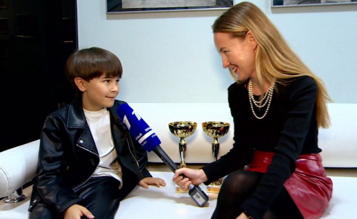 Исполнитель из Новомосковска раскрыл талант на «Золотой ноте» Исполнитель из Новомосковска раскрыл талант на «Золотой ноте»