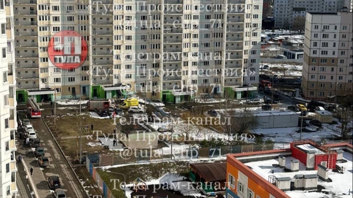 В Туле на улице Хворостухина произошло возгорание подъезда в многоэтажке В Туле на улице Хворостухина произошло возгорание подъезда в многоэтажке