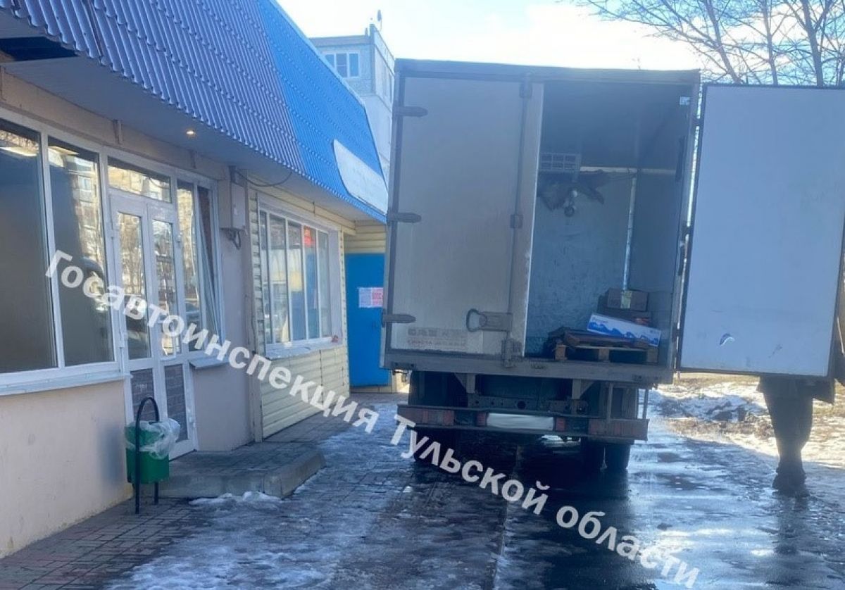 В Тульской области на пожилую женщину наехал сдававший задом ГАЗ 2705 В Тульской области на пожилую женщину наехал сдававший задом ГАЗ 2705