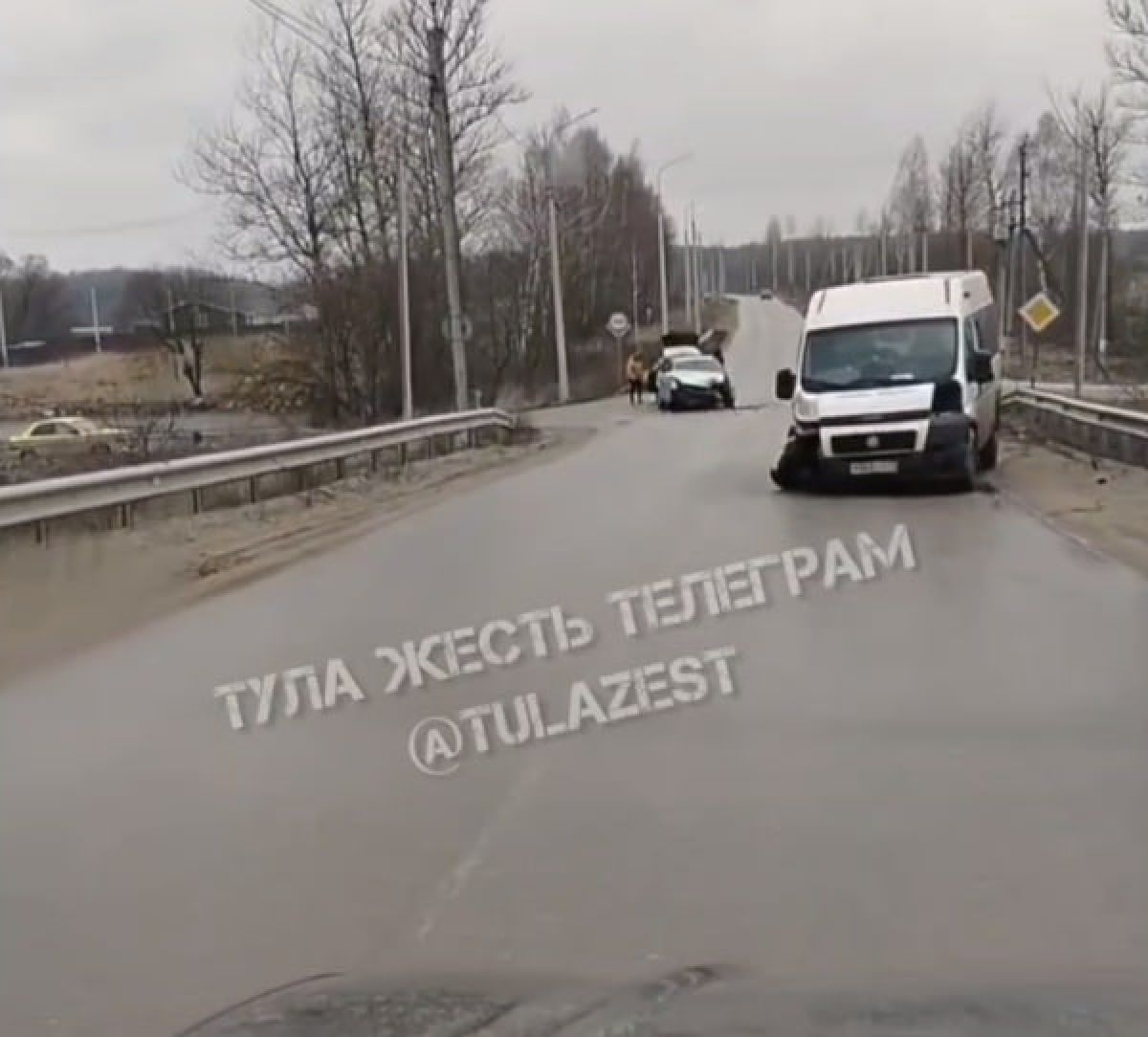 В селе Архангельское Большой Тулы произошло ДТП с участием маршрутки В селе Архангельское Большой Тулы произошло ДТП с участием маршрутки