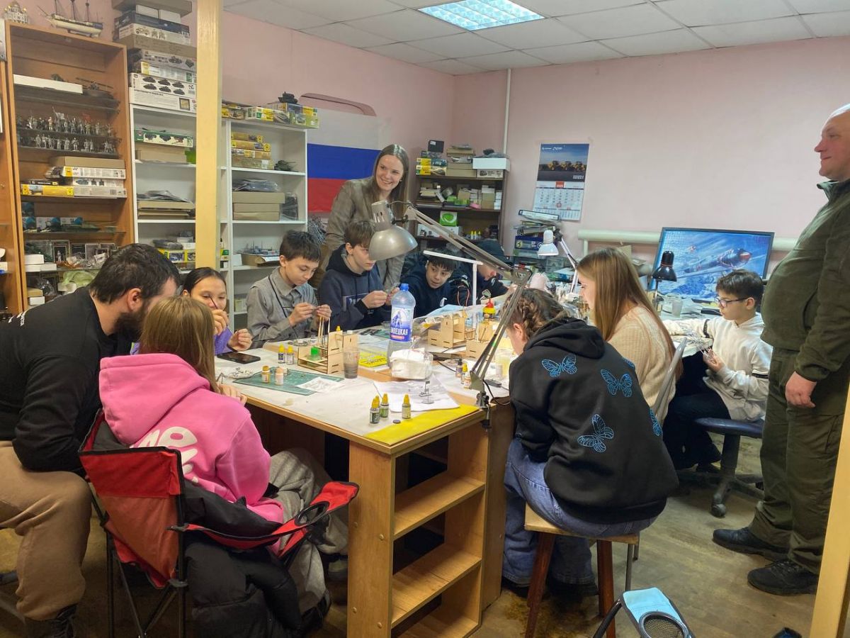 Тульские дети-сироты и ветераны СВО работают над экспозициями, посвященными ключевым сражениям в Великой Отечественной войне Тульские дети-сироты и ветераны СВО работают над экспозициями, посвященными ключевым сражениям в Великой Отечественной войне