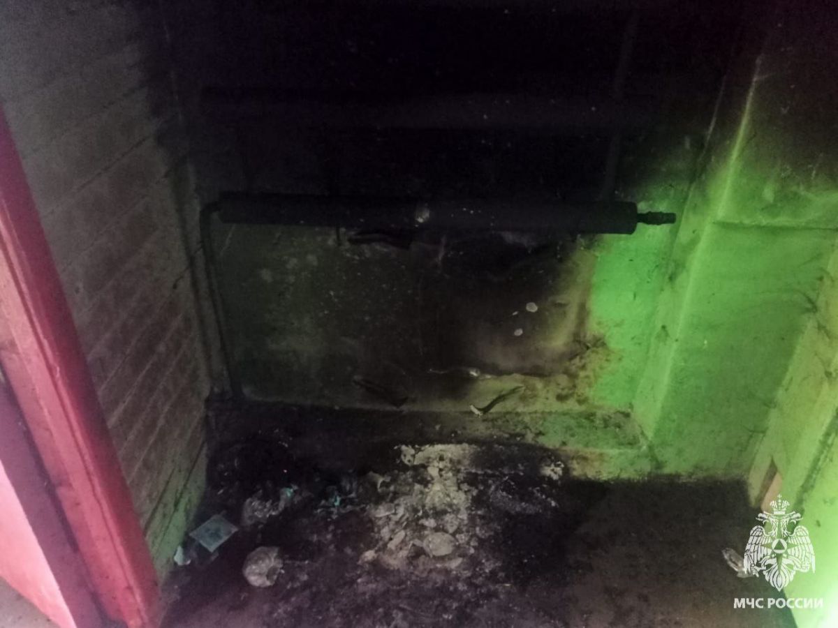 Тульские огнеборцы спасли на пожаре двух человек Тульские огнеборцы спасли на пожаре двух человек