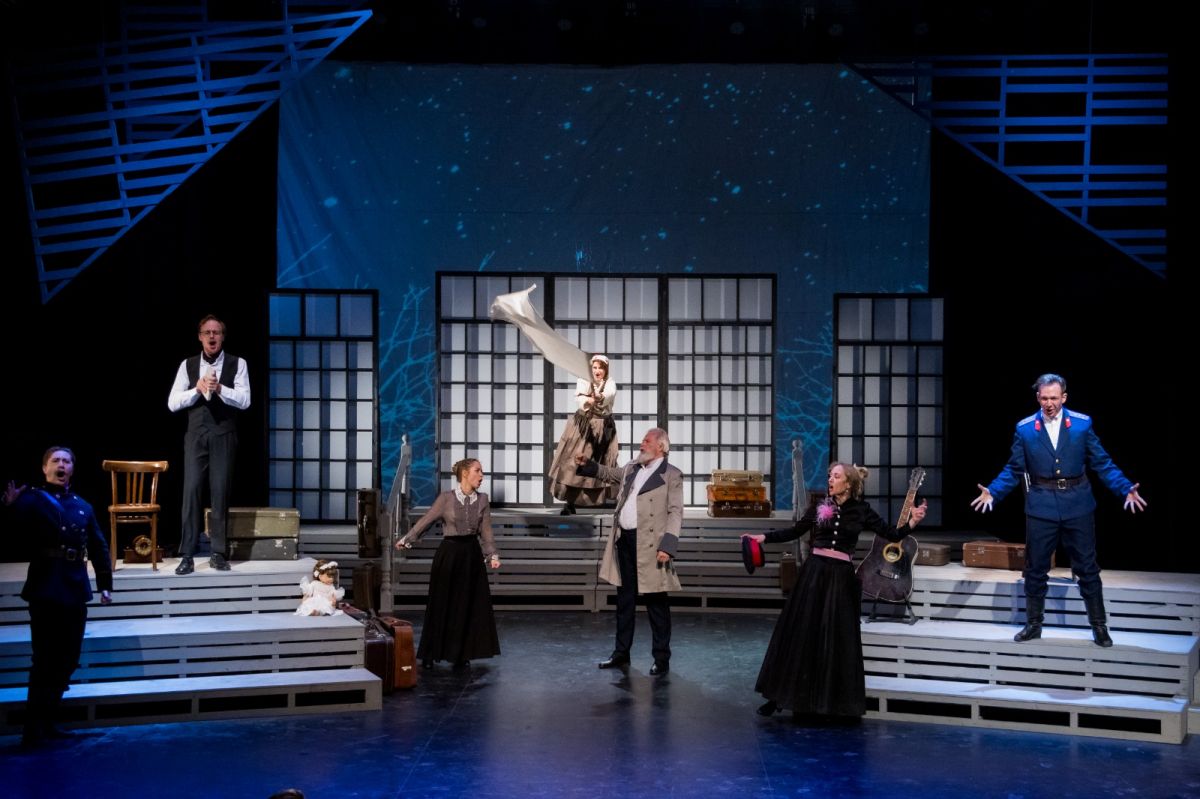 Драму «Три сестры» покажет в Туле русский театр из Кыргызстана Драму «Три сестры» покажет в Туле русский театр из Кыргызстана