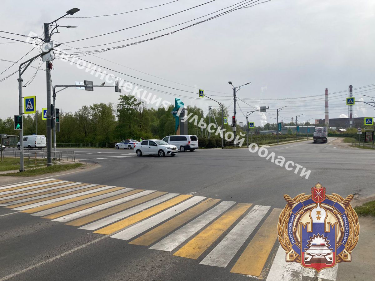 В Тульской области невнимательная леди на «Шкоде» наехала на пешехода В Тульской области невнимательная леди на «Шкоде» наехала на пешехода
