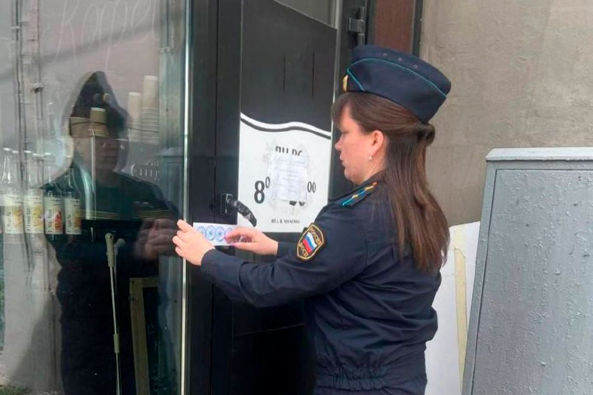 В одном из заведений Тулы посуду мыли в общем туалете в подвале В одном из заведений Тулы посуду мыли в общем туалете в подвале