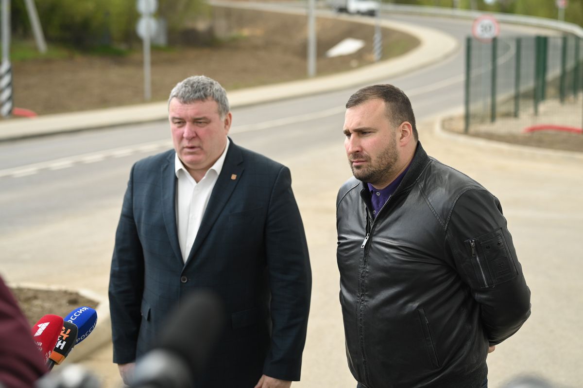 Михаил Пантелеев проинспектировал ход строительства социально значимых объектов в Туле Михаил Пантелеев проинспектировал ход строительства социально значимых объектов в Туле