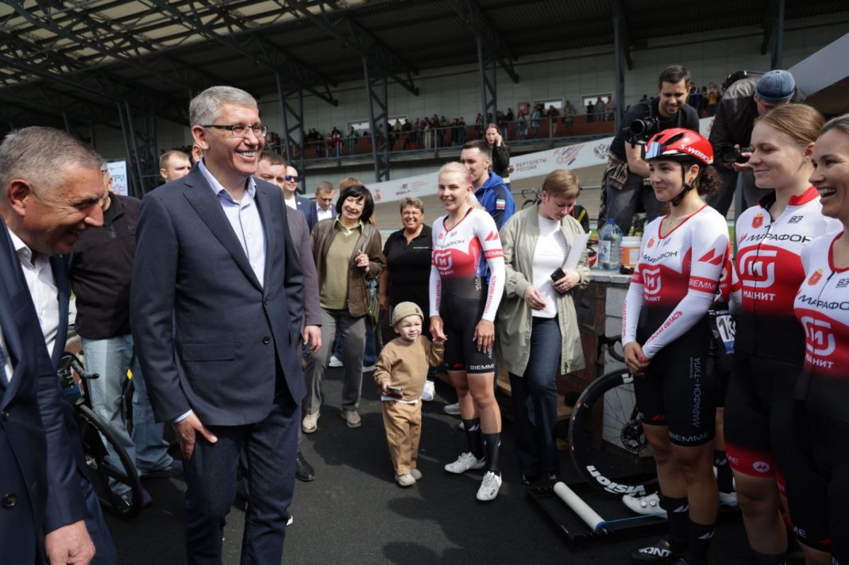 Дмитрий Миляев поздравил велосипедистов с началом традиционных гонок на треке Дмитрий Миляев поздравил велосипедистов с началом традиционных гонок на треке