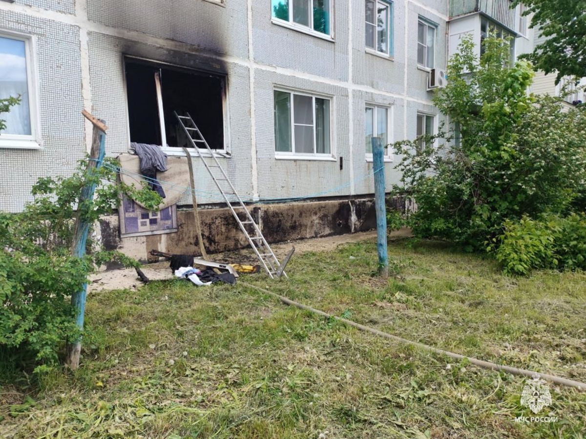 В Ефремове потушили квартиру на улице Садовой В Ефремове потушили квартиру на улице Садовой