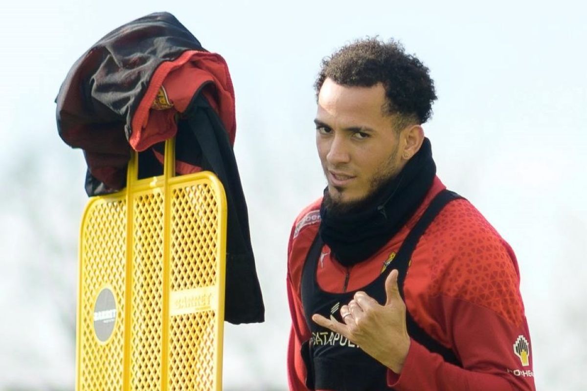 Гол Эдарлина Рейеса стал 3000-м в истории тульского «Арсенала» Гол Эдарлина Рейеса стал 3000-м в истории тульского «Арсенала»