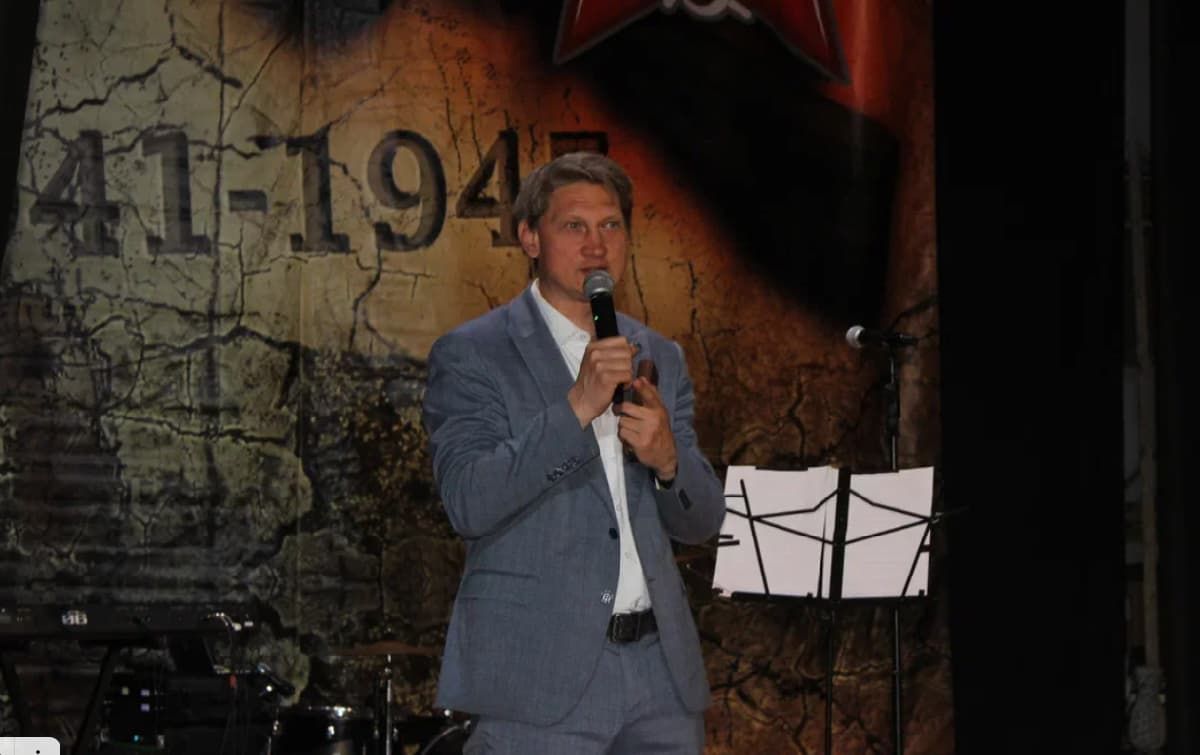 Максим Анисимов: «Сегодня воины-контрактники, как и наши деды, вышли на защиту Отечества» Максим Анисимов: «Сегодня воины-контрактники, как и наши деды, вышли на защиту Отечества»