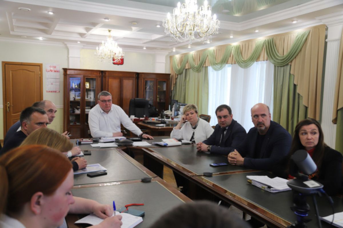 В Туле обсудили готовность к праздникам воинских захоронений и мемориалов В Туле обсудили готовность к праздникам воинских захоронений и мемориалов