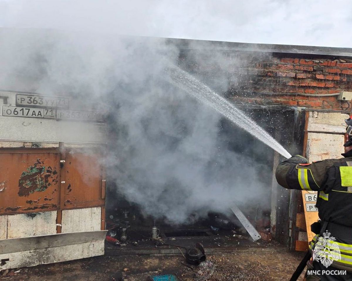 Житель Новомосковска Тульской области получил ожоги при пожаре в гараже Житель Новомосковска Тульской области получил ожоги при пожаре в гараже
