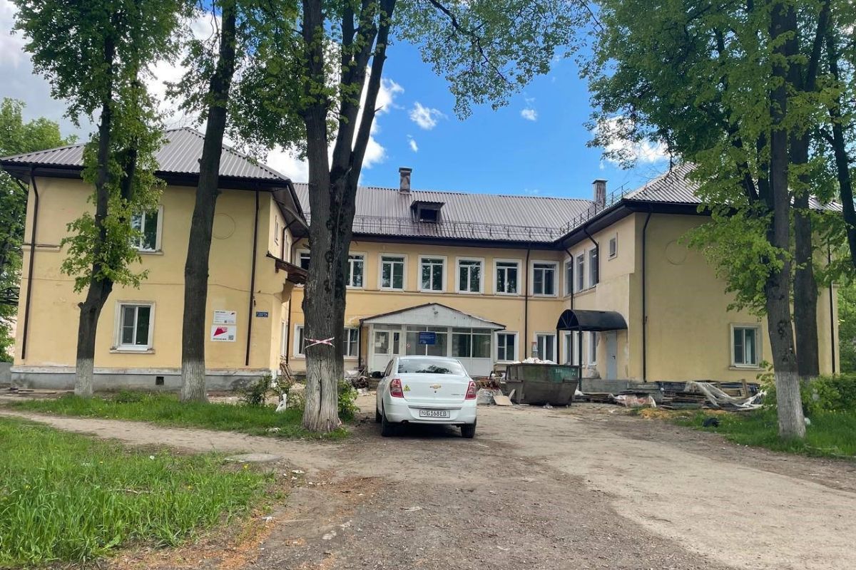 В Узловой Тульской области ремонтируют здание детской поликлиники В Узловой Тульской области ремонтируют здание детской поликлиники