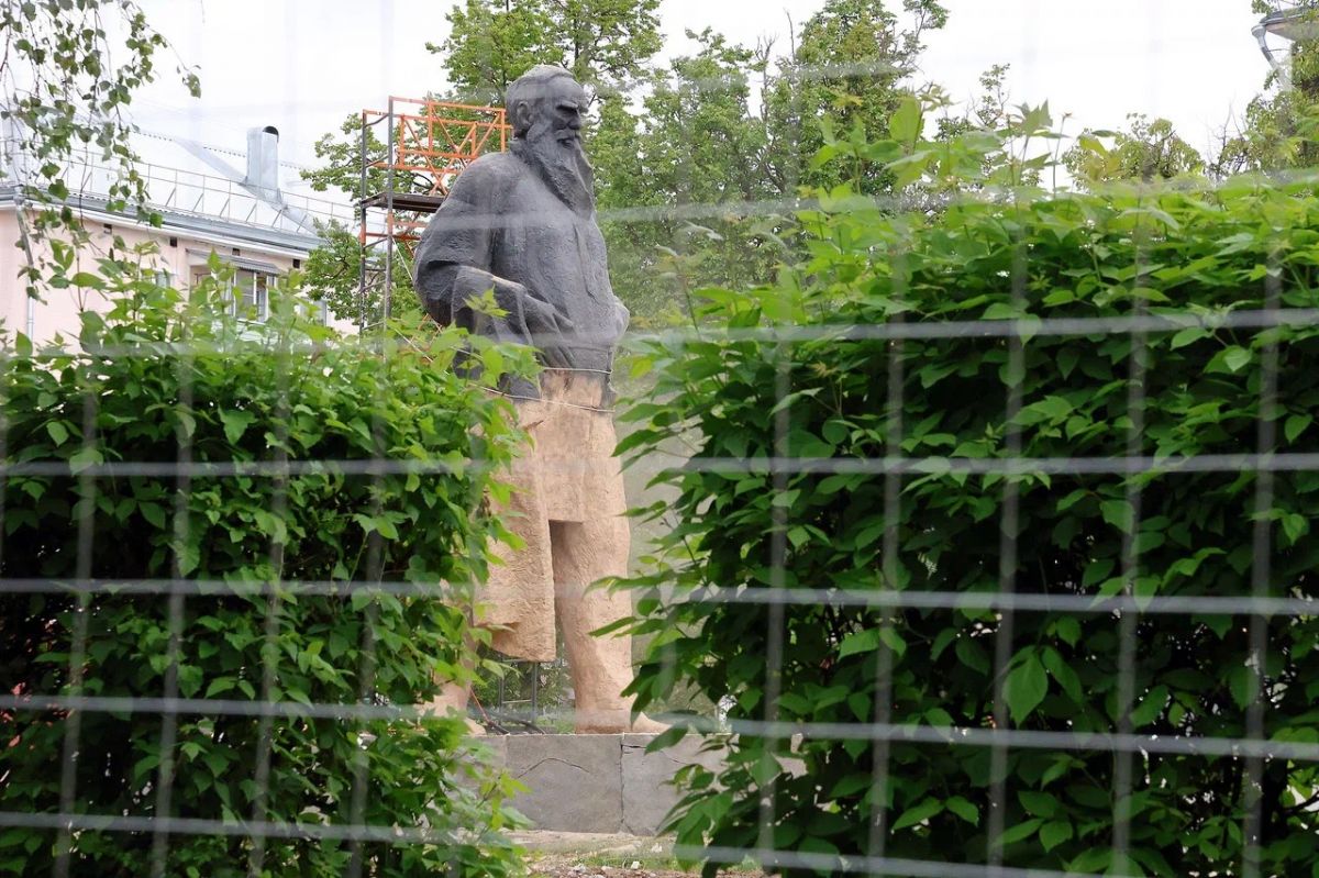 В тульском сквере Л. Толстого появится скамья писателя